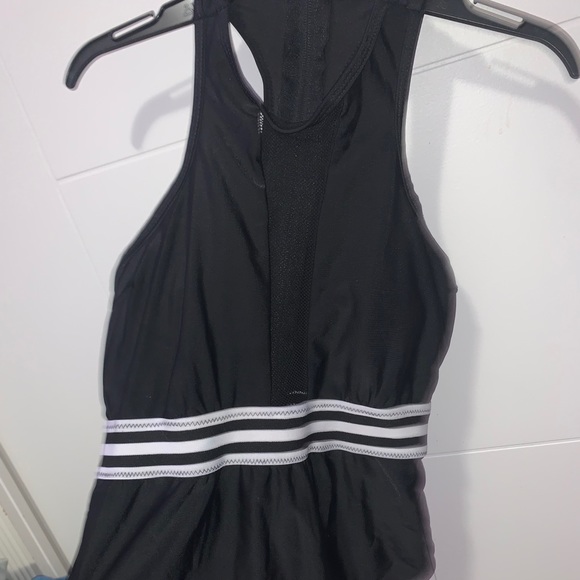 bathing suit - Picture 3 of 4